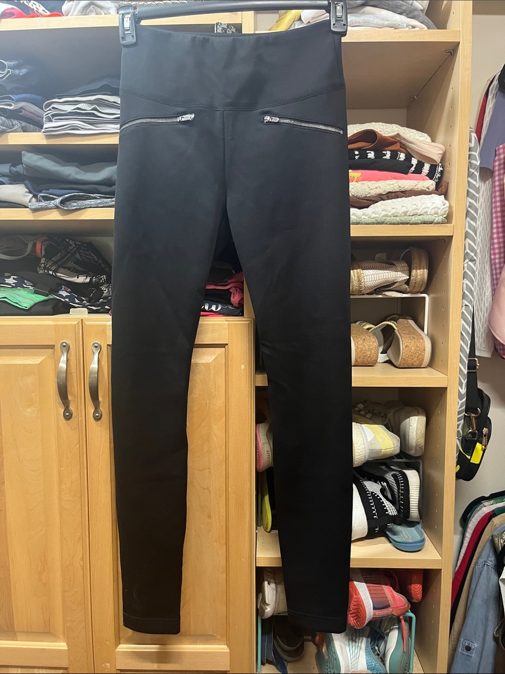 White House Black Market Black Runway Leggings size 6.